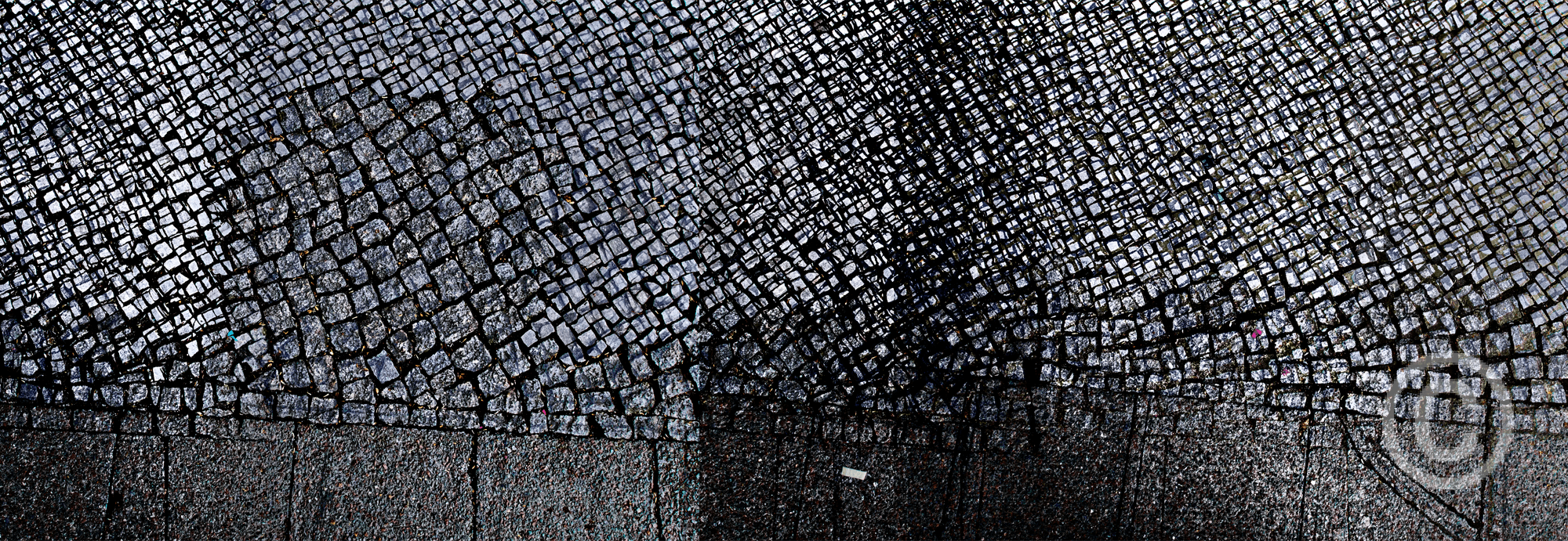 3 People - Piétinements (detail) Photography - Mixed Media Print Long format [211cm x 36cm] © Prosper Jerominus, 2017