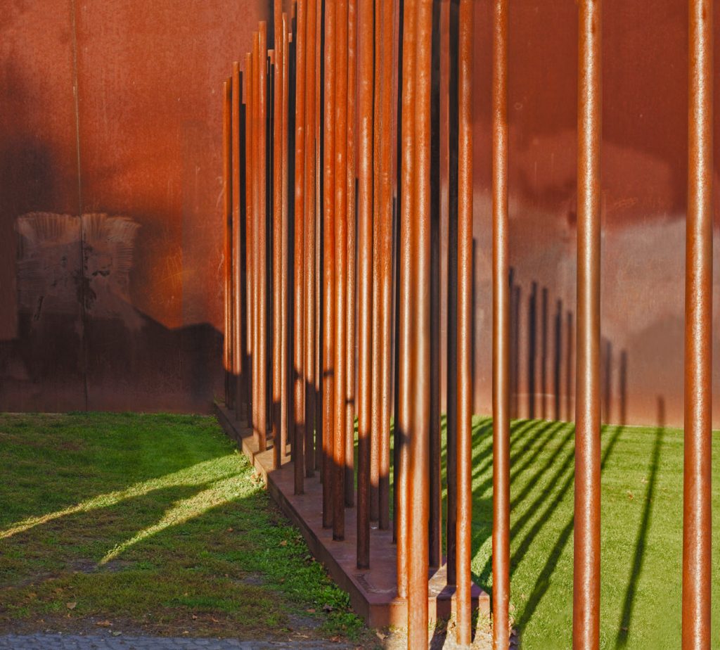 Beyond the Wall - Deux horizons - Berlin Wall Memorial
