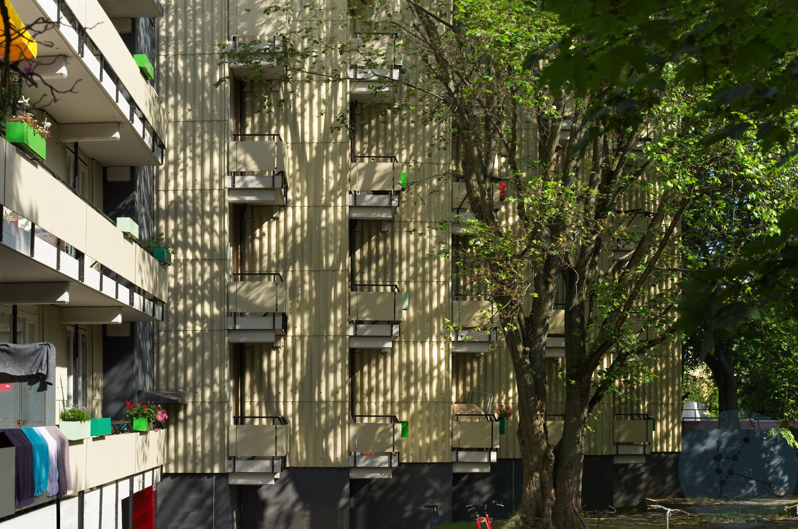 Happy balconies - Petit oiseau qui passe